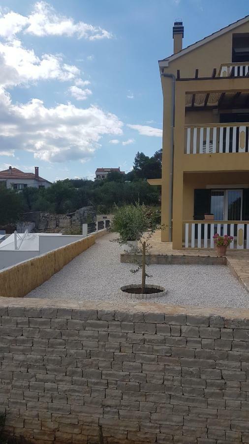 Apartment Azaleja Сали Екстер'єр фото